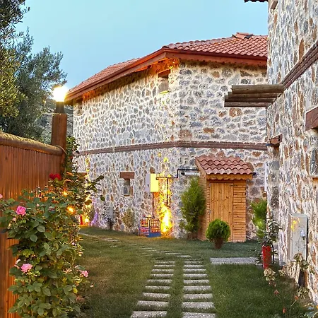 Kuzeymen - Tas Ev * Iznik